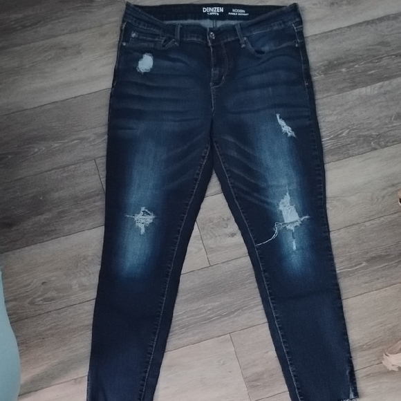 Denizen from Levi's Women's Dark Blue Distressed Skinny Jeans - Picture 1 of 7